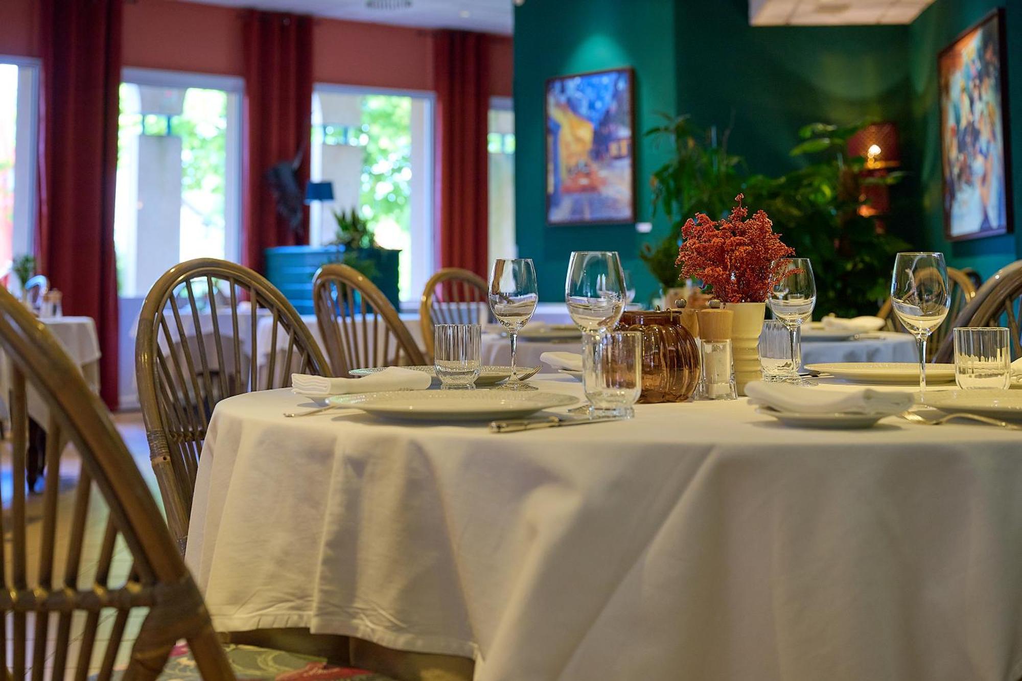 Logis L'Ermitage Hotel & Restaurant ソルジュ エクステリア 写真