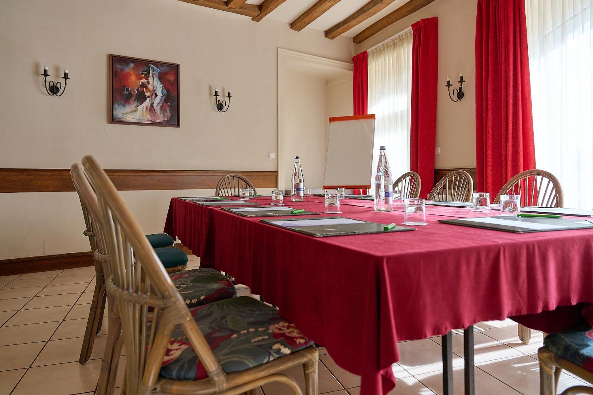 Logis L'Ermitage Hotel & Restaurant ソルジュ エクステリア 写真