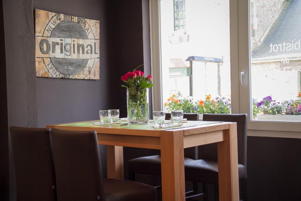 Logis L'Ermitage Hotel & Restaurant ソルジュ エクステリア 写真