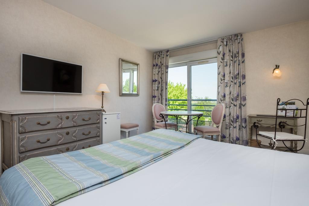 Logis L'Ermitage Hotel & Restaurant ソルジュ エクステリア 写真