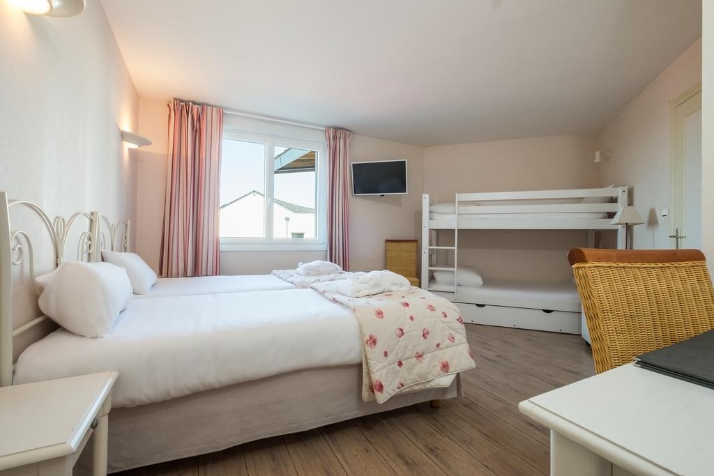 Logis L'Ermitage Hotel & Restaurant ソルジュ エクステリア 写真